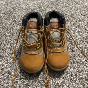 Timberland toddler field boot size 9